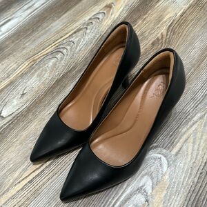 Nordstrom Rack Pointy Toe Black Pumps Size 8